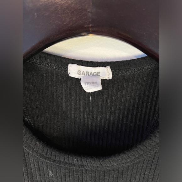 Garage Cutout Crop Top - Picture 3 of 6